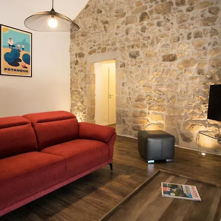 Maison De La Besse Villa Peaugres